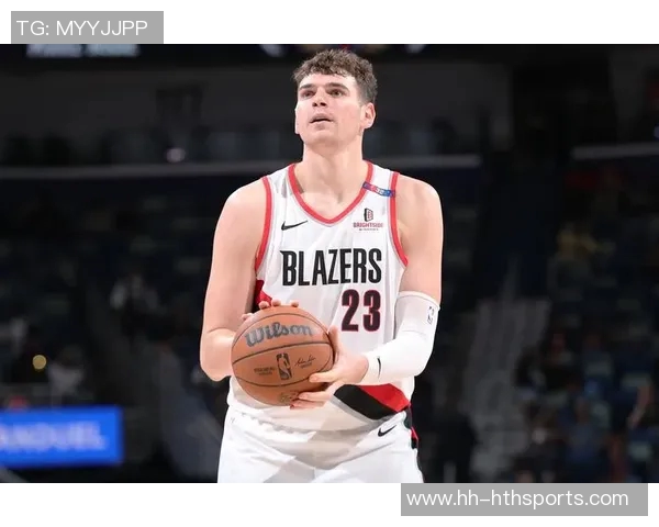 文班强调抢板重要性亚当斯成为球队关注焦点并成功抢下三前板