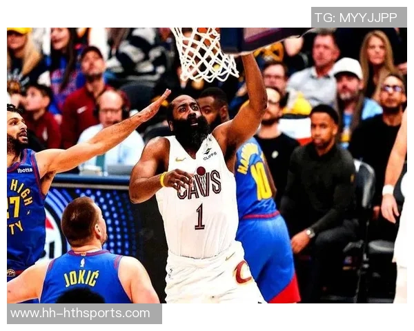 米切尔称赞哈登状态回暖强调球员需用智慧掌控比赛节奏 米切尔称赞哈登状态回暖强调球员需用智慧掌控比赛节奏